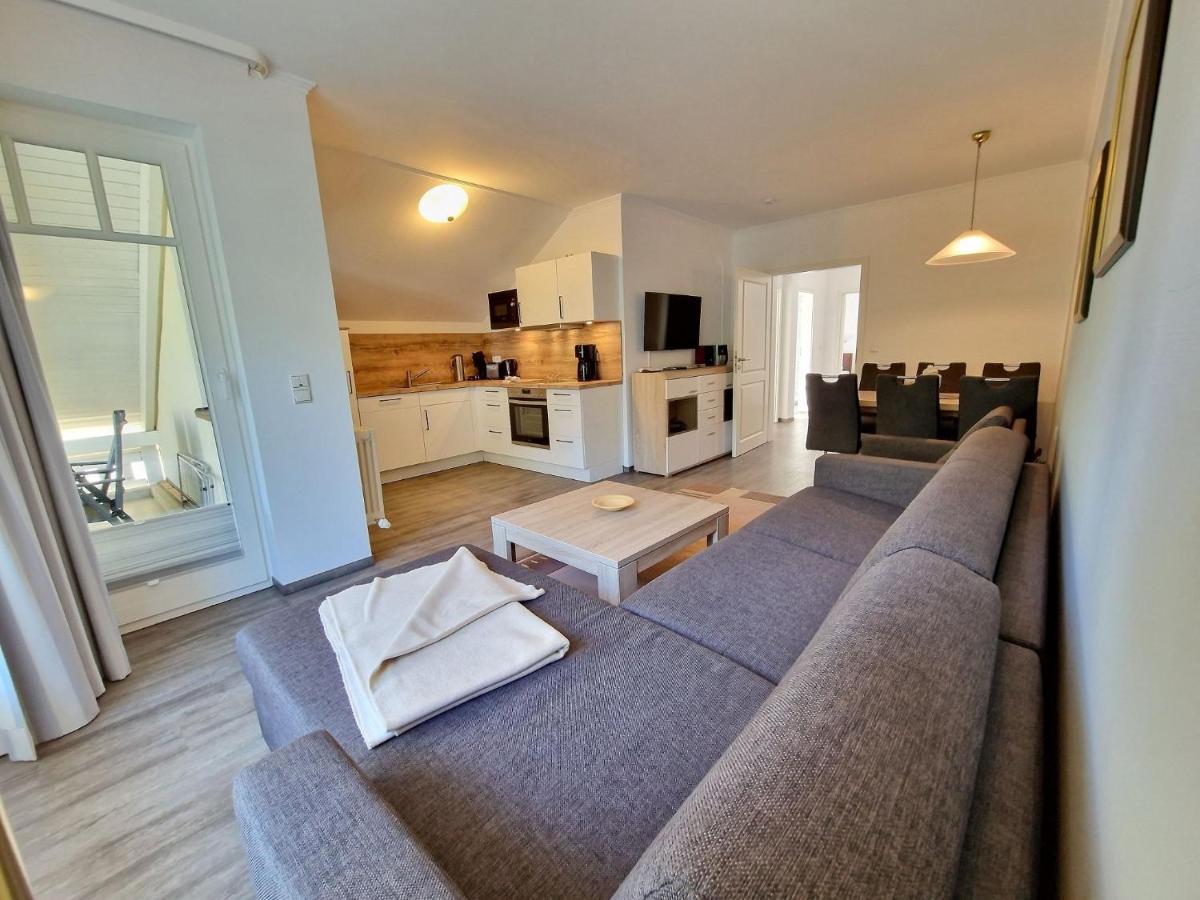 Komfort Mit 2 Schlafzimmern Und Balkon Im Dachgeschoss 047 Apartment